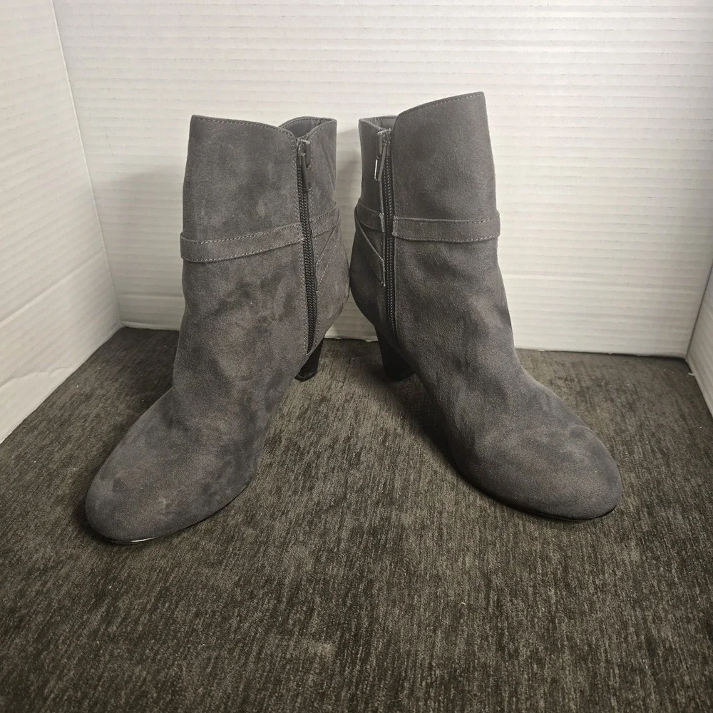 Amelia Grace Grey Faux Suede Ankle Boots Women 6.5 Side Zip Block Heel